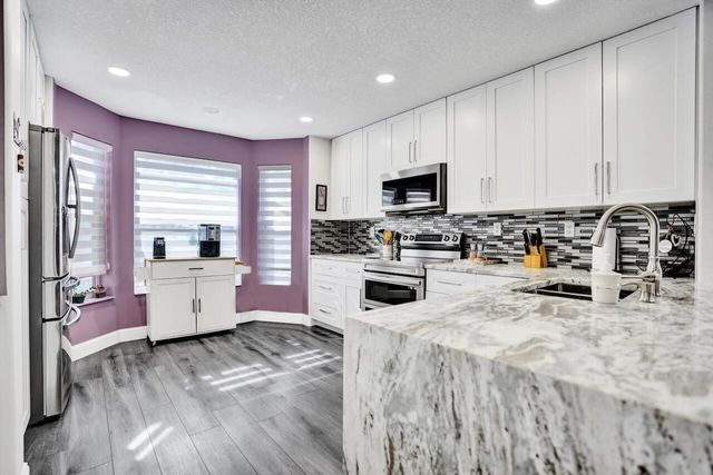 5222 Prairie Dunes Village Circle, Lake Worth, FL 33463