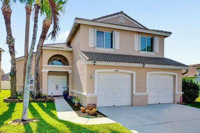 5222 Prairie Dunes Village Circle, Lake Worth, FL 33463