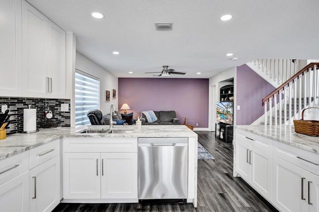 5222 Prairie Dunes Village Circle, Lake Worth, FL 33463