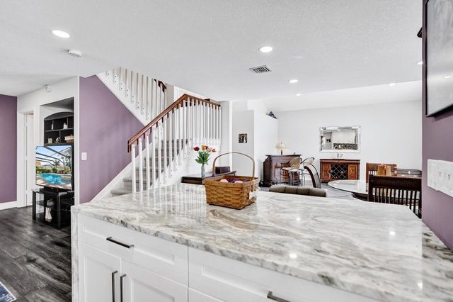5222 Prairie Dunes Village Circle, Lake Worth, FL 33463