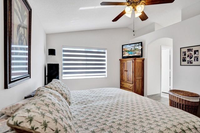 5222 Prairie Dunes Village Circle, Lake Worth, FL 33463