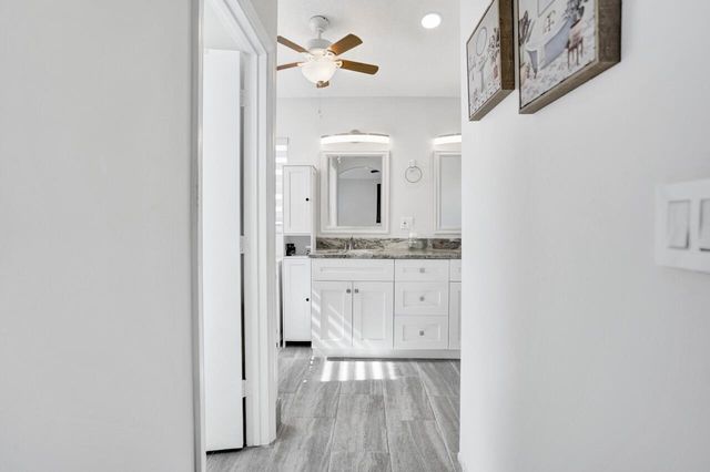 5222 Prairie Dunes Village Circle, Lake Worth, FL 33463