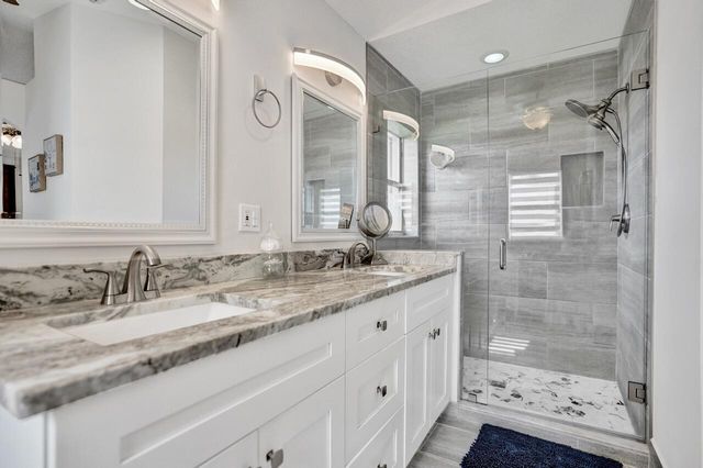 5222 Prairie Dunes Village Circle, Lake Worth, FL 33463