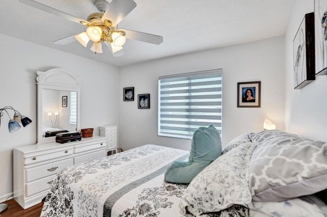 5222 Prairie Dunes Village Circle, Lake Worth, FL 33463