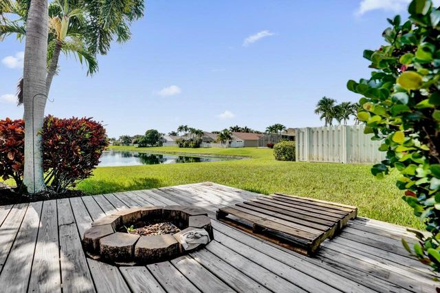 5222 Prairie Dunes Village Circle, Lake Worth, FL 33463