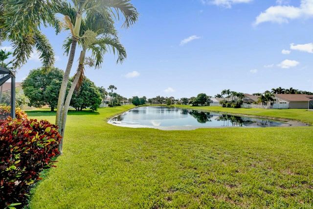 5222 Prairie Dunes Village Circle, Lake Worth, FL 33463