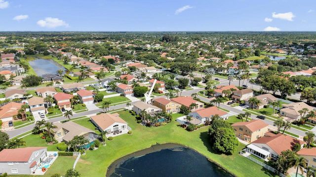 5222 Prairie Dunes Village Circle, Lake Worth, FL 33463