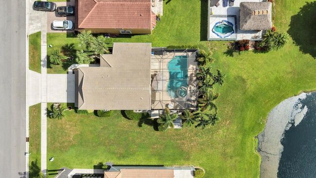 5222 Prairie Dunes Village Circle, Lake Worth, FL 33463