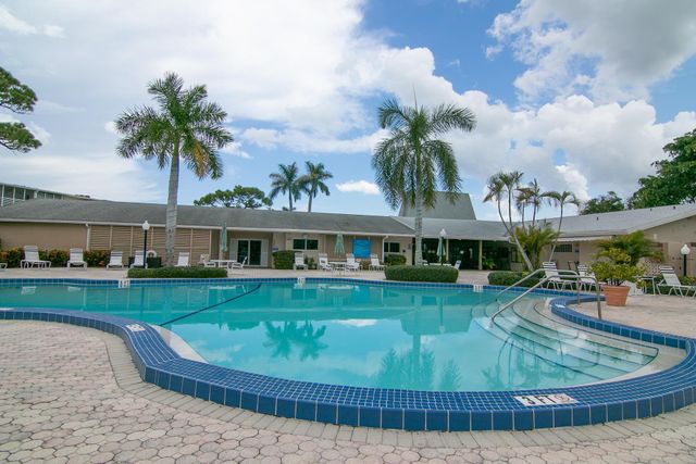 2721 Garden Drive N 312, Lake Worth, FL 33461