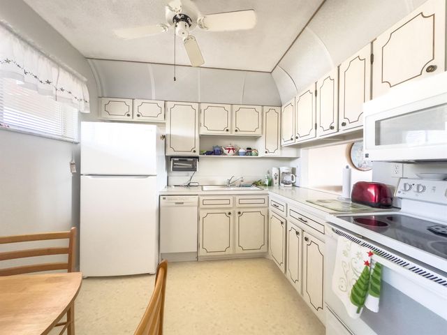 2721 Garden Drive N 312, Lake Worth, FL 33461