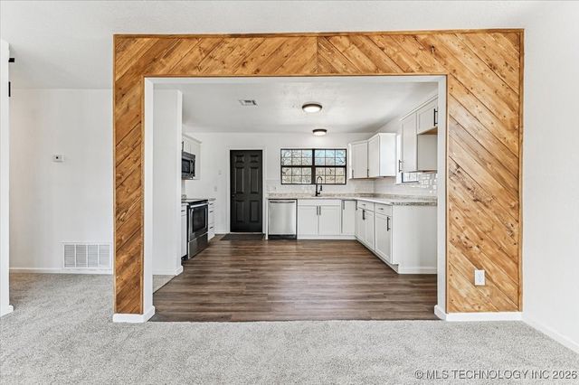 27349 E 131st Street S, Coweta, OK 74429