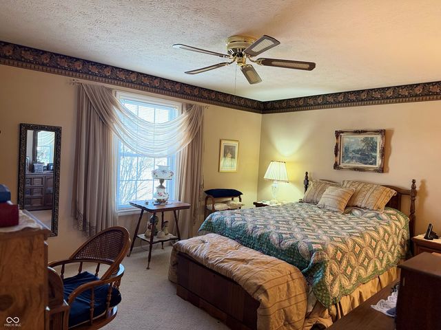 3361 W Hidden Lake Court, Greenfield, IN 46140