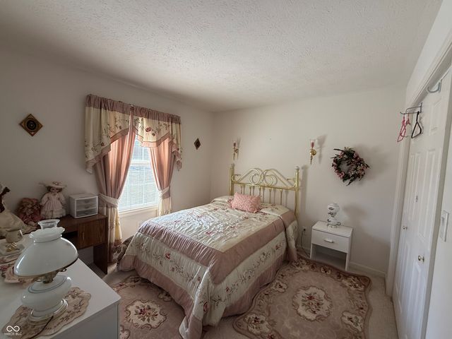 3361 W Hidden Lake Court, Greenfield, IN 46140