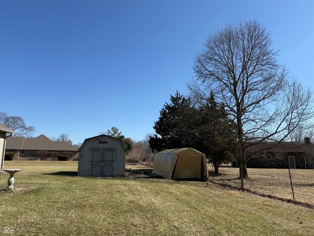 3361 W Hidden Lake Court, Greenfield, IN 46140