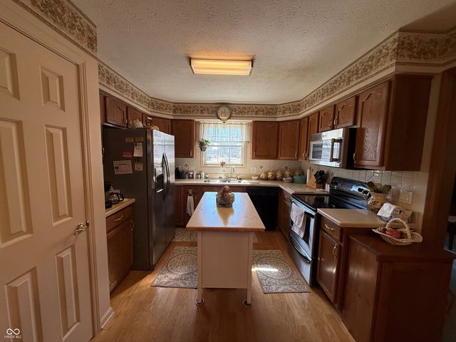 3361 W Hidden Lake Court, Greenfield, IN 46140