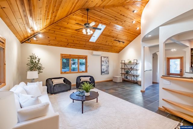 3559 NW Glenridge Dr, Corvallis, OR 97330