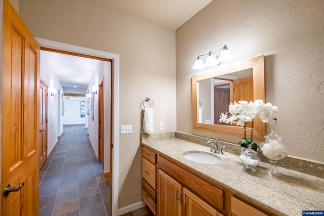 3559 NW Glenridge Dr, Corvallis, OR 97330