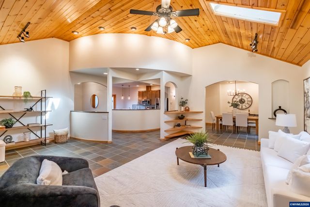 3559 NW Glenridge Dr, Corvallis, OR 97330