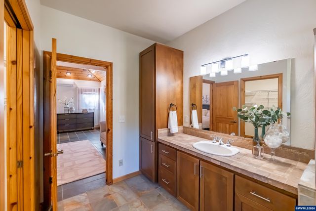 3559 NW Glenridge Dr, Corvallis, OR 97330