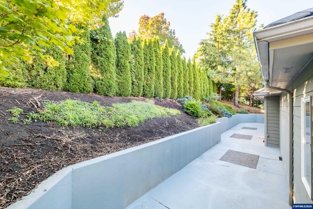 3559 NW Glenridge Dr, Corvallis, OR 97330