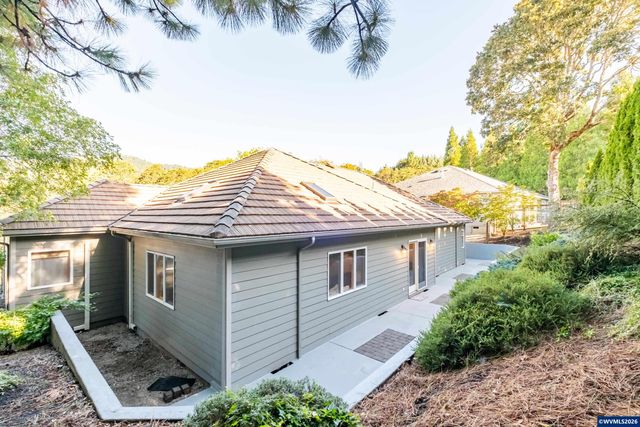 3559 NW Glenridge Dr, Corvallis, OR 97330