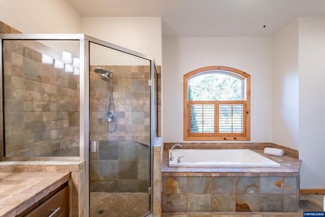 3559 NW Glenridge Dr, Corvallis, OR 97330