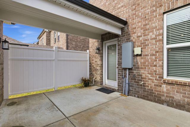 150 Jackson Alan Dr, Murfreesboro, TN 37130