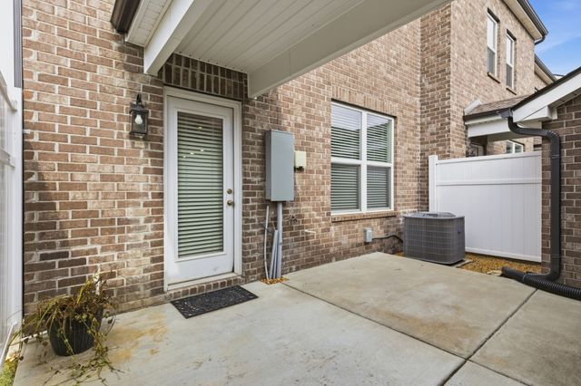 150 Jackson Alan Dr, Murfreesboro, TN 37130