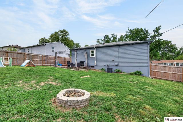 2206 Gertrude Street, Bellevue, NE 68147