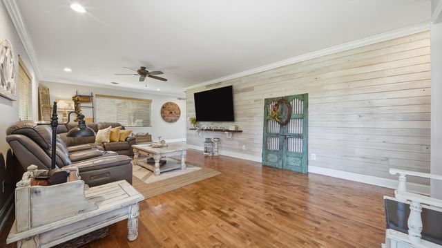 7729 Lasata Lane, Harrison, TN 37341