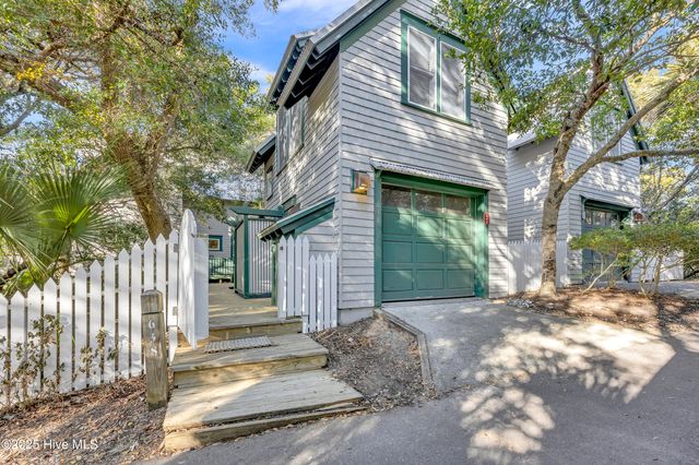 638 Chicamacomico Way, Southport, NC 28461