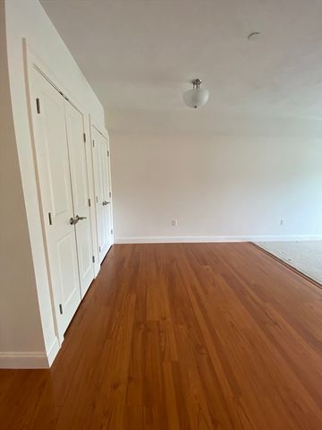 21 Messenger Street 302, Plainville, MA 02762