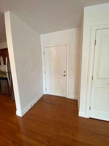 21 Messenger Street 302, Plainville, MA 02762