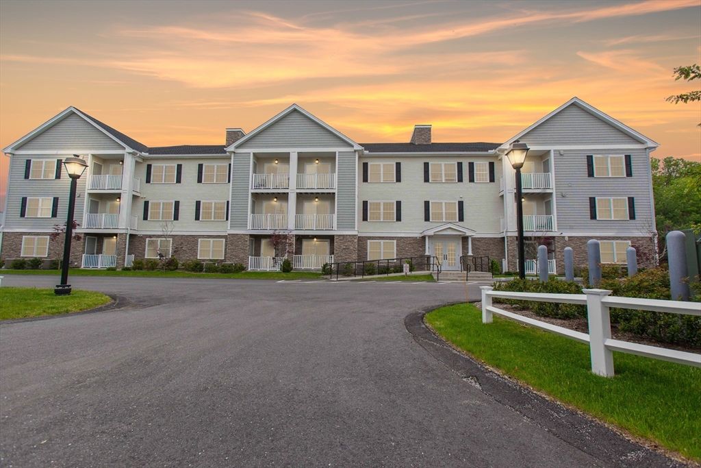 21 Messenger Street 302, Plainville, MA 02762