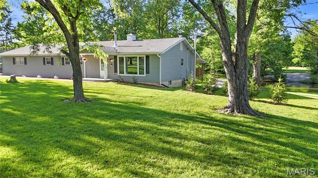 1395 Brownsmill Road, Elsberry, MO 63343