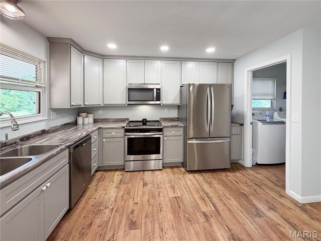 1395 Brownsmill Road, Elsberry, MO 63343