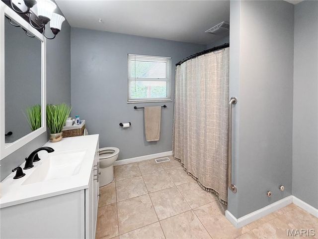 1395 Brownsmill Road, Elsberry, MO 63343