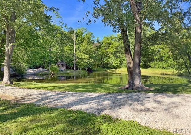 1395 Brownsmill Road, Elsberry, MO 63343