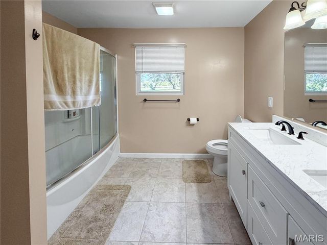 1395 Brownsmill Road, Elsberry, MO 63343