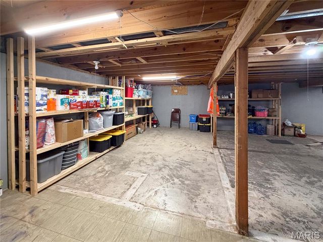 1395 Brownsmill Road, Elsberry, MO 63343