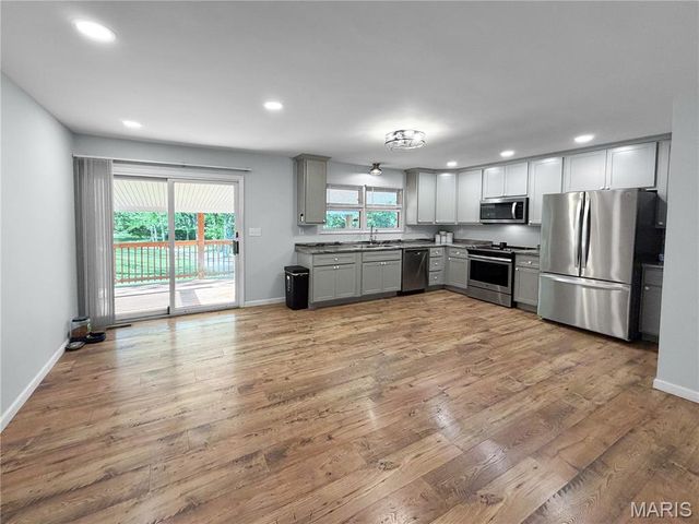 1395 Brownsmill Road, Elsberry, MO 63343