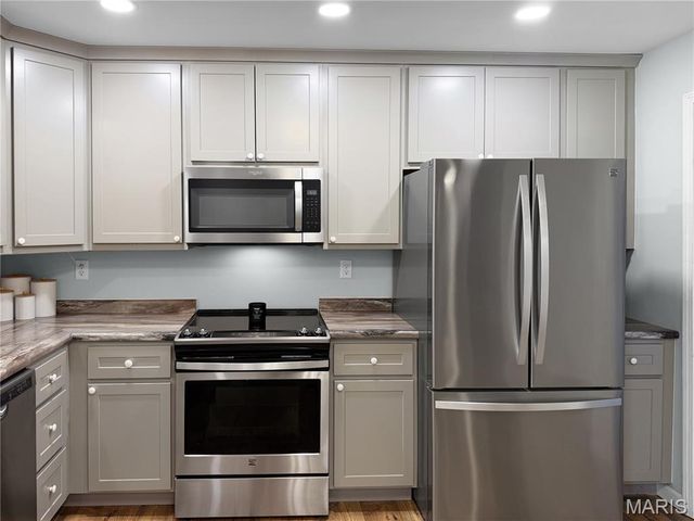 1395 Brownsmill Road, Elsberry, MO 63343