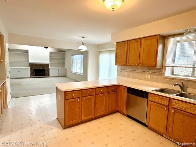 2399 Marquis Court, Ann Arbor, MI 48103