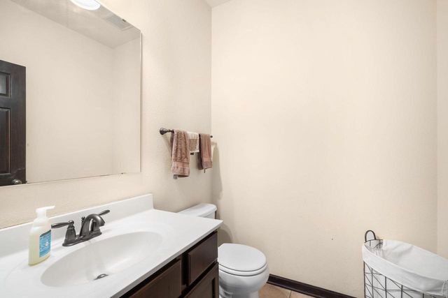1721 Sagewood CIRCLE, West Bend, WI 53095