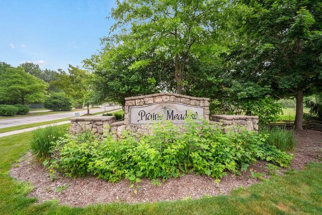 1721 Sagewood CIRCLE, West Bend, WI 53095