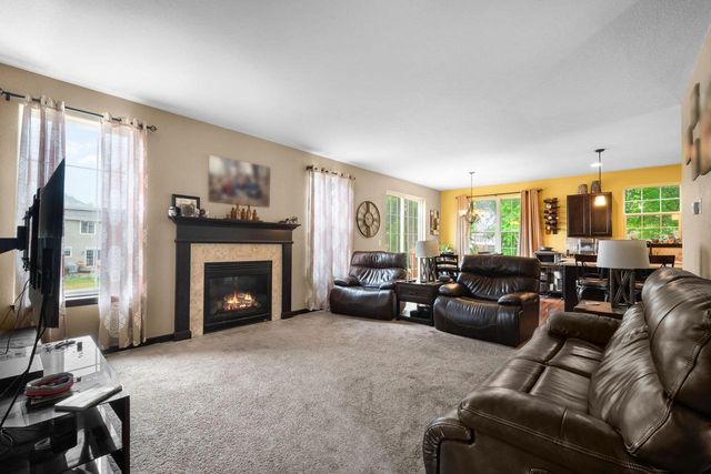 1721 Sagewood CIRCLE, West Bend, WI 53095
