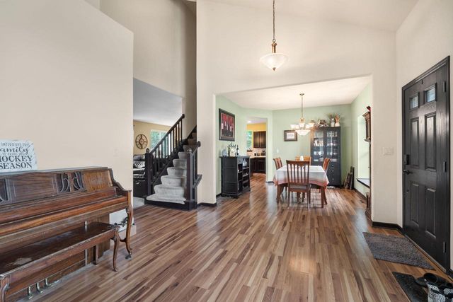 1721 Sagewood CIRCLE, West Bend, WI 53095