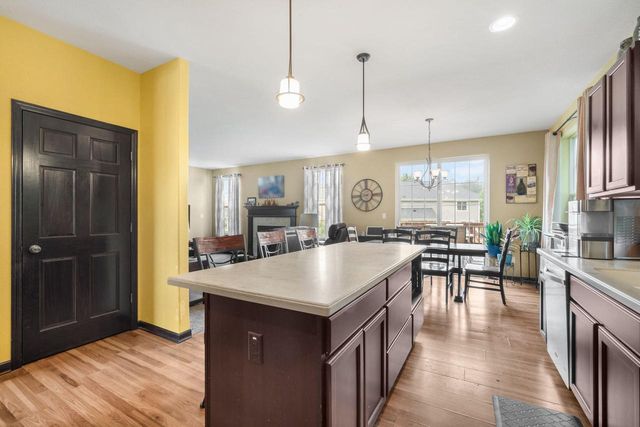 1721 Sagewood CIRCLE, West Bend, WI 53095