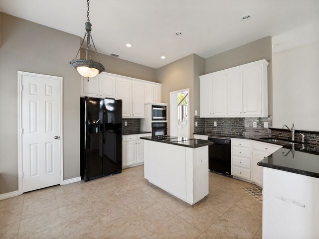 4620 Dusk Meadow Drive, Carrollton, TX 75010