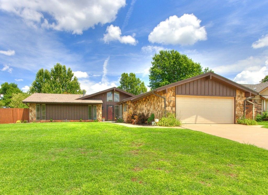 11012 Saint Charles Avenue, Oklahoma City, OK 73162